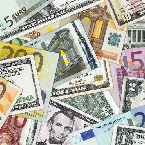 Mix walut w banknotach USD i EUR w kantor internetowy